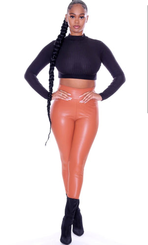 FAUX LEATHER RUCHED BUTT LIFTING LEGGINGS – Just Be Cute Boutique