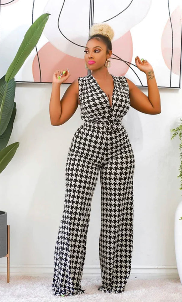 
            
                Load image into Gallery viewer, Plus Size! Belted Houndstooth Jumper ! 1X Available
            
        