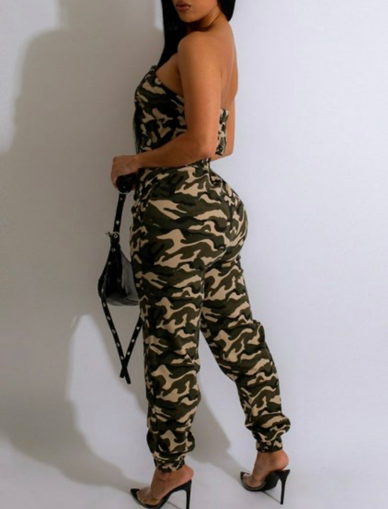 
            
                Load image into Gallery viewer, Small left ! CUTE IN CAMO JUMPSUIT!
            
        