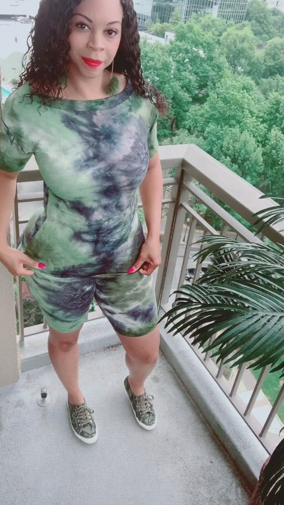 
            
                Load and play video in Gallery viewer, Size Large Left ‼️OLIVE/BLUE Tie-Dye Matching Short Set
            
        
