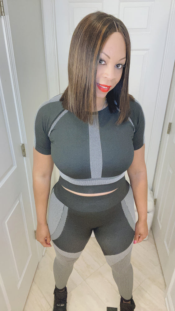 Seamless Crop Top Sporty Set ! Fabric is Amazing Soft & Stretchy! TWO PIECE