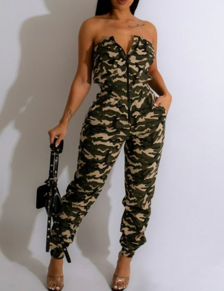 
            
                Load image into Gallery viewer, Small left ! CUTE IN CAMO JUMPSUIT!
            
        