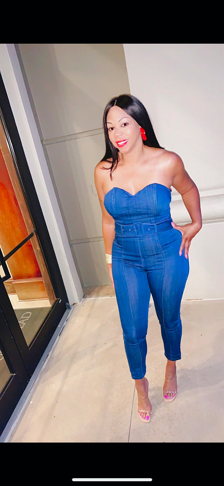
            
                Load image into Gallery viewer, Sweetheart Strapless Denim Jumper with Wide Belt‼️
            
        